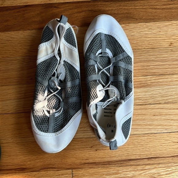 Beach shoes - Picture 4 of 4